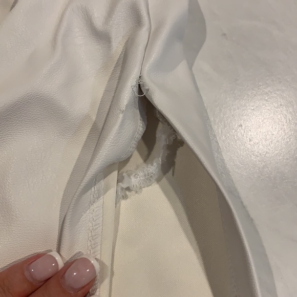 🤍 Leather Midi Skirt with Slit - Picture 3 of 3